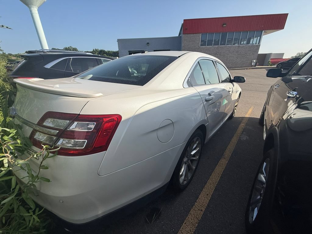 Used 2013 Ford Taurus Limited FWD image 6