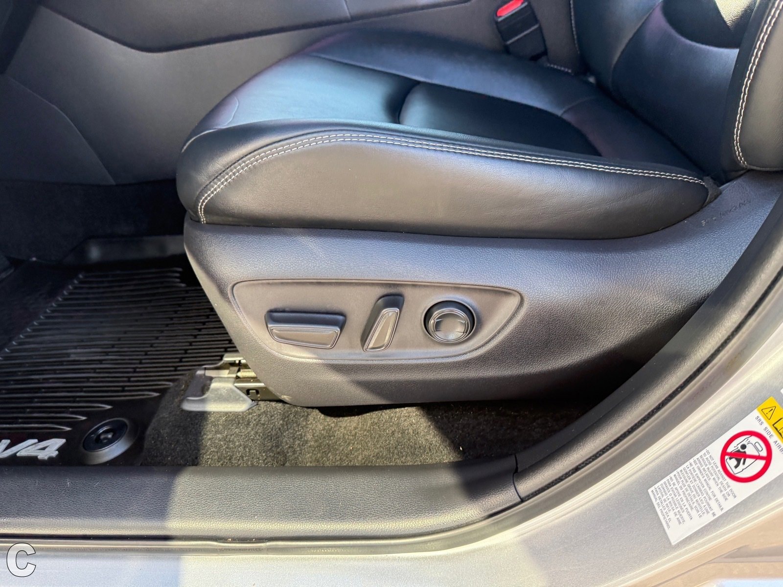 Used 2019 Toyota RAV4 XLE Premium w/ Cold Weather Package image 21