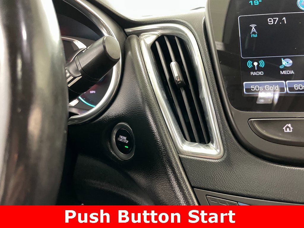 Certified 2018 Chevrolet Malibu Premier w/ Premier Sun and Wheel Package image 5