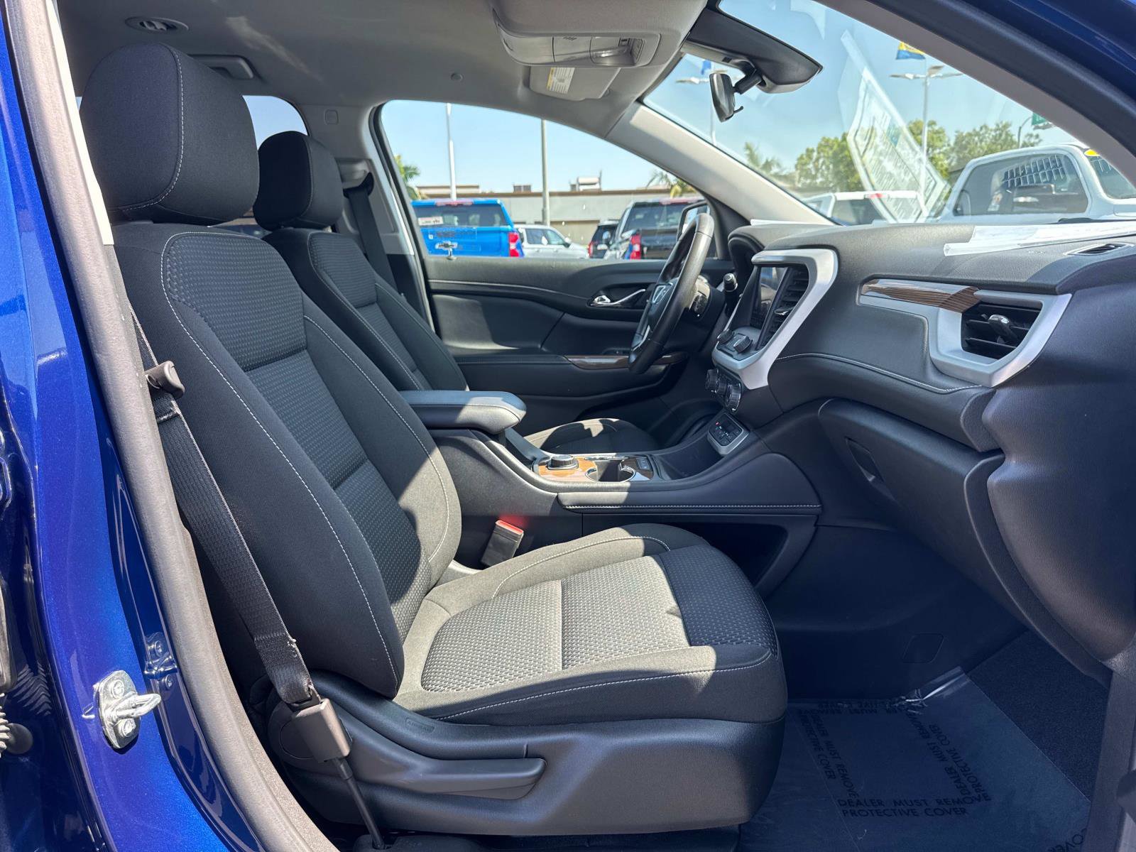 Used 2023 GMC Acadia SLE image 24