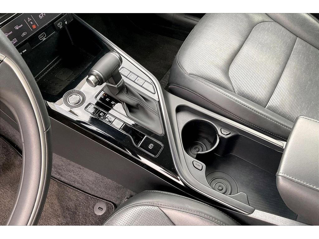 Used 2023 Kia Niro SX image 17