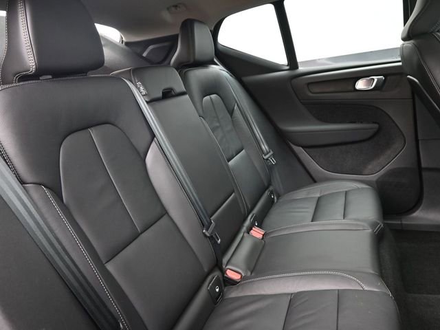 Used 2023 Volvo XC40 B4 Plus w/ Driver Assist Package FWD image 32