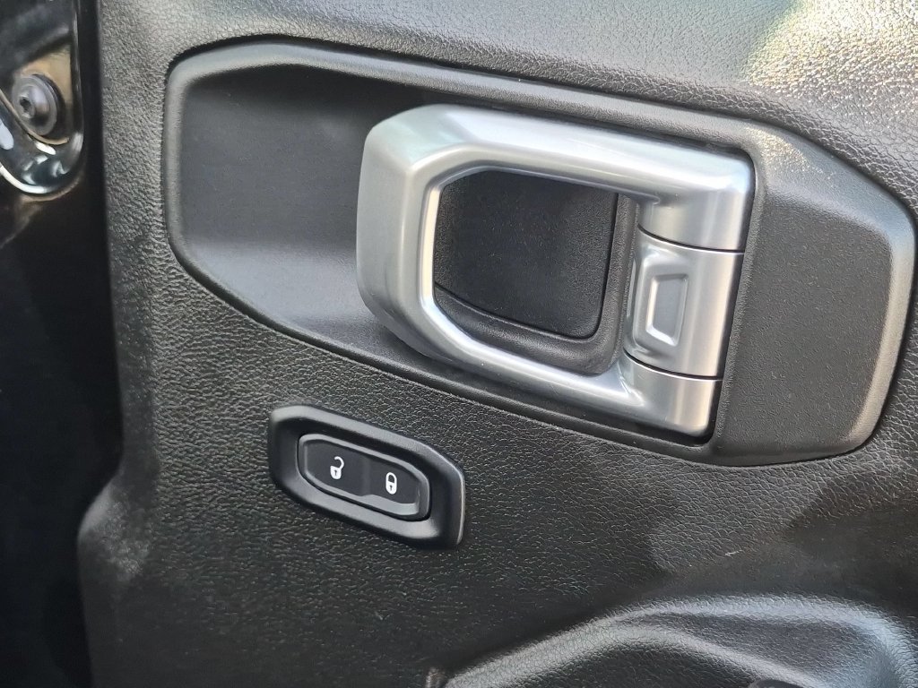 Used 2025 Jeep Wrangler Unlimited Sport AWD/4WD image 34