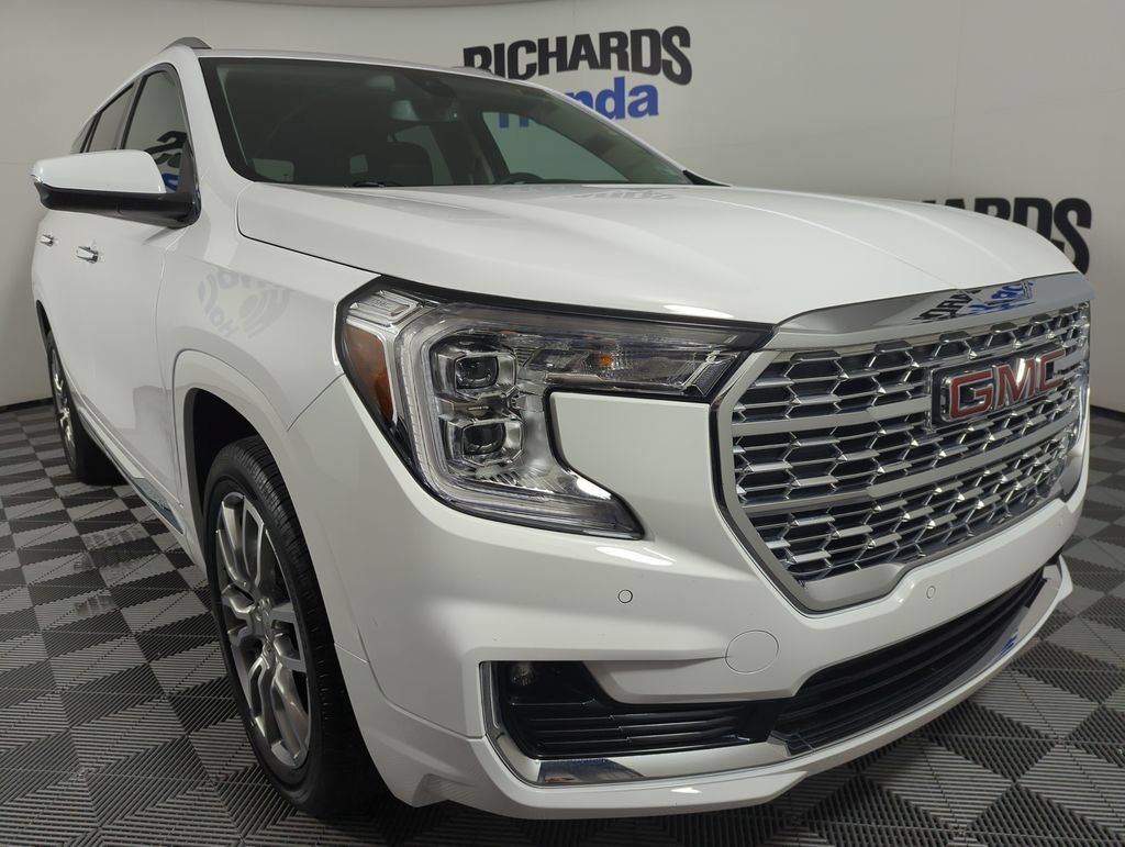 Used 2024 GMC Terrain Denali AWD/4WD image 6