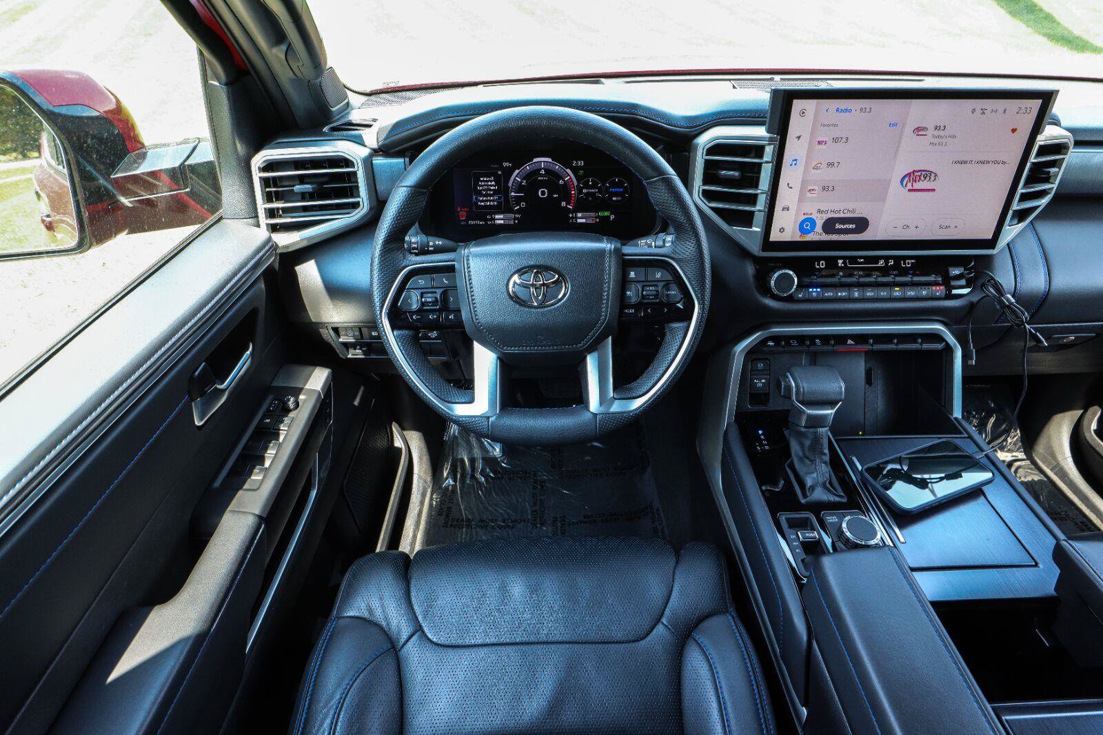 Used 2025 Toyota Sequoia Platinum AWD/4WD image 34