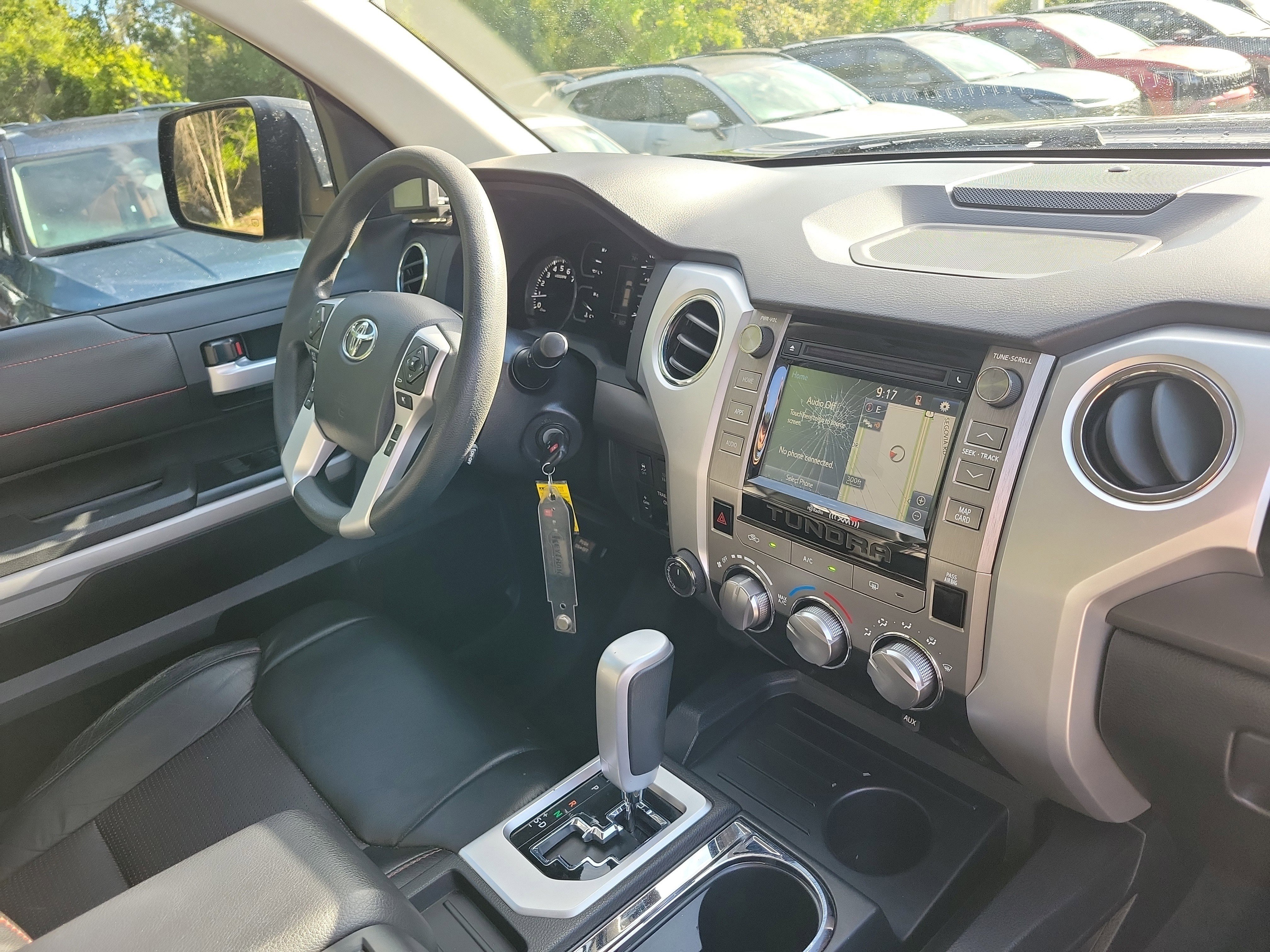 Used 2018 Toyota Tundra SR5 w/ SR5 Upgrade Package image 8