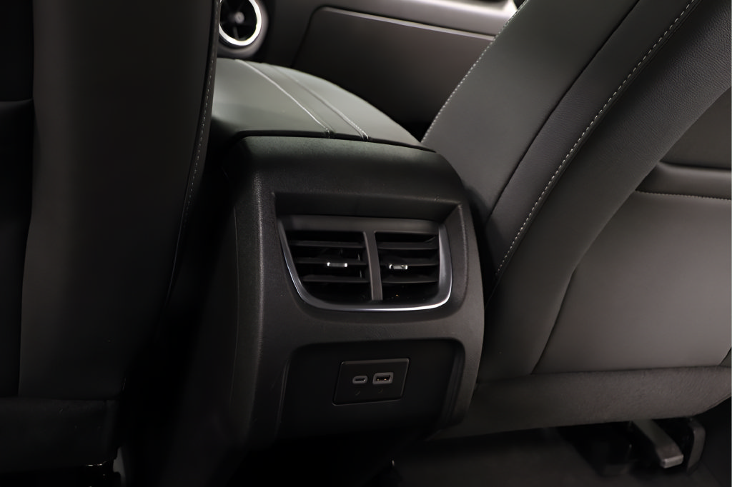 Used 2024 Chevrolet Blazer LT w/ Midnight/Sport Edition FWD image 23