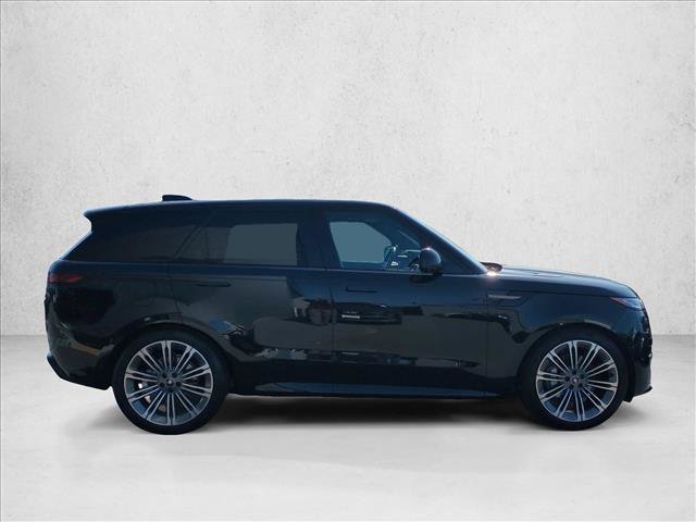 Used 2025 Land Rover Range Rover Sport Dynamic SE AWD/4WD image 4