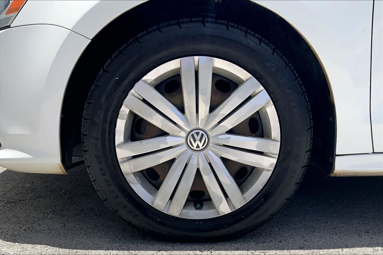 Used 2015 Volkswagen Jetta TDI S FWD image 8