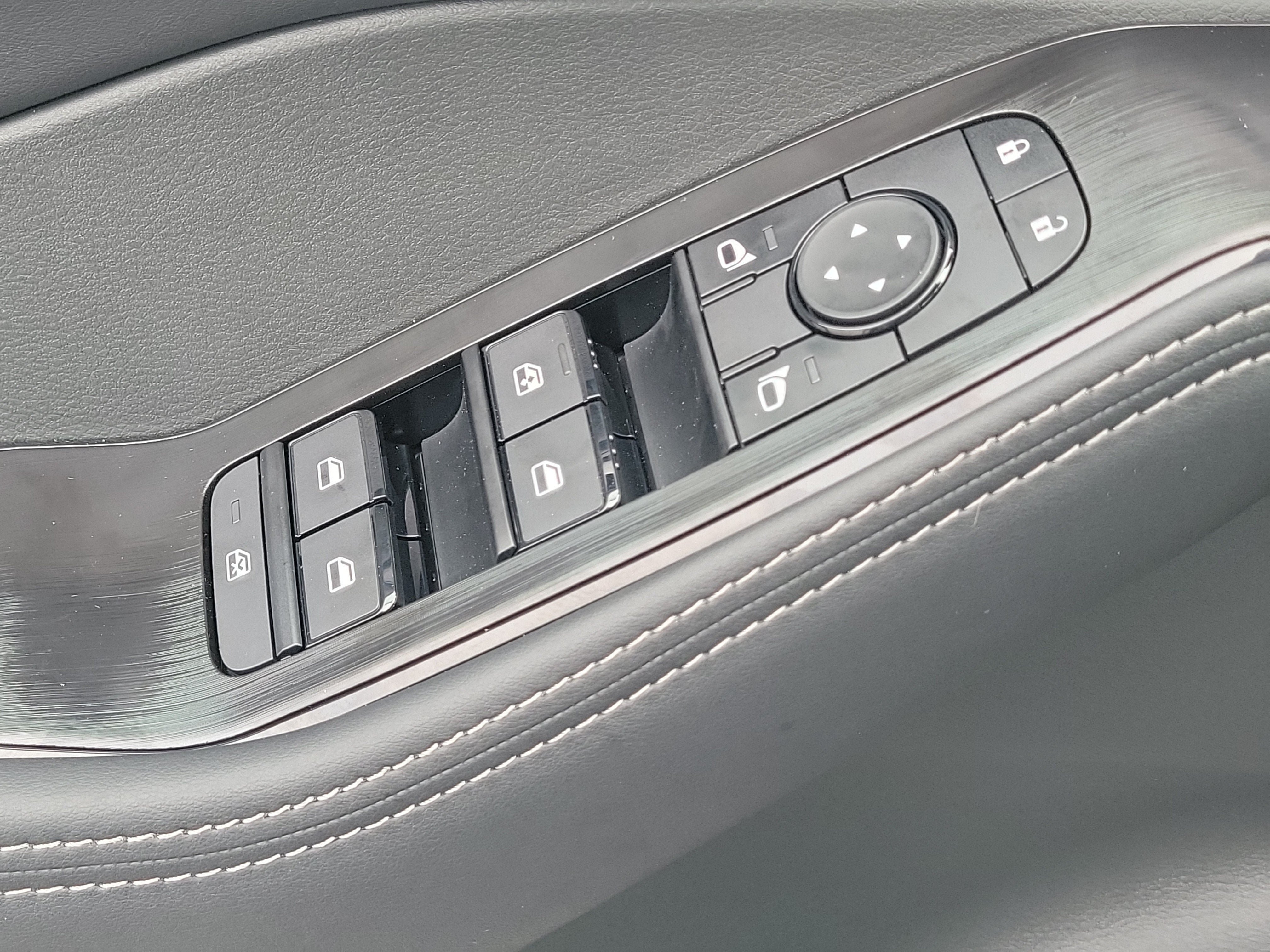 New 2027 Nissan Rogue SV FWD image 31