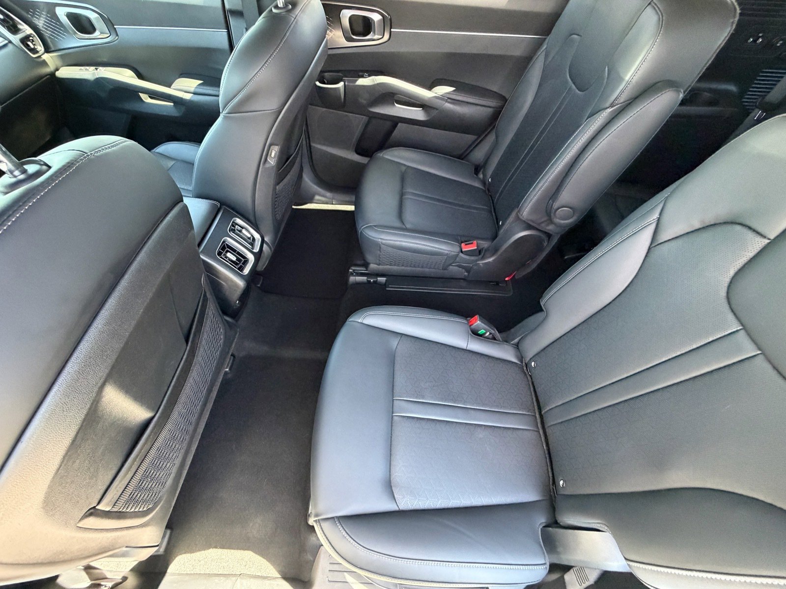 Certified 2023 Kia Sorento EX image 13