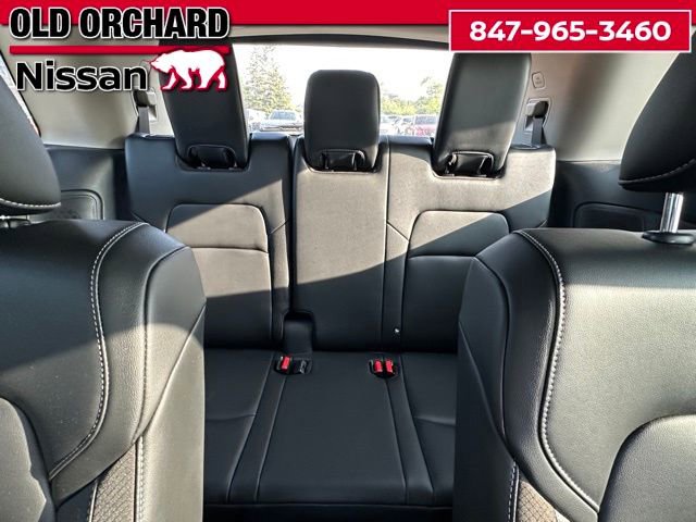 Used 2024 Nissan Pathfinder SL w/ SL Premium Package image 11