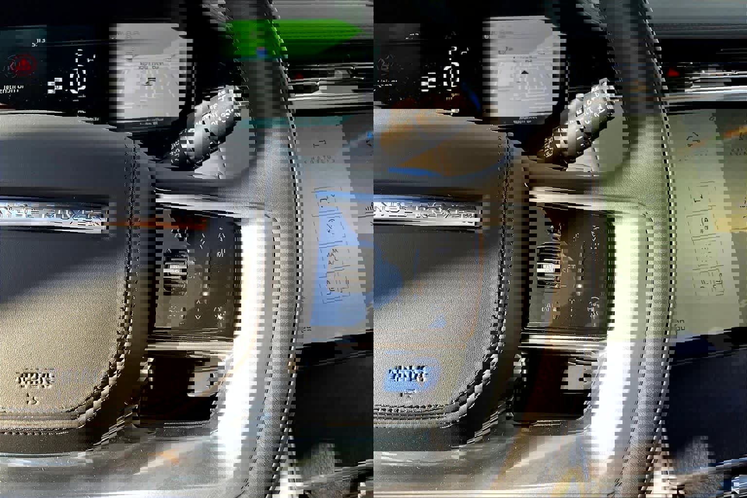 New 2025 Land Rover Range Rover SE image 18