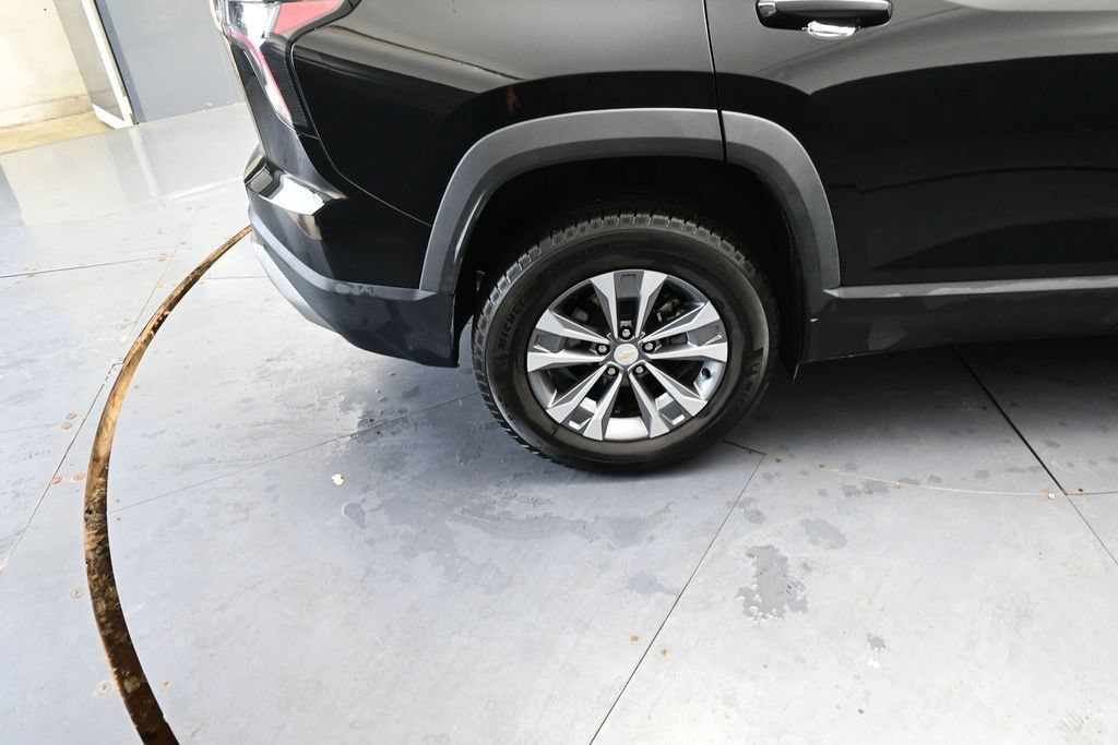 Used 2026 Chevrolet Equinox LT AWD/4WD image 19