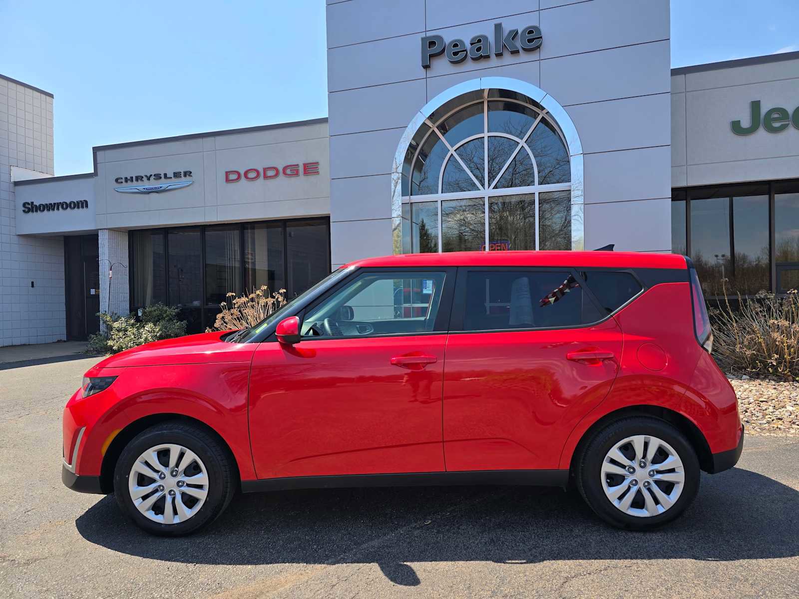 Used 2023 Kia Soul LX FWD image 3