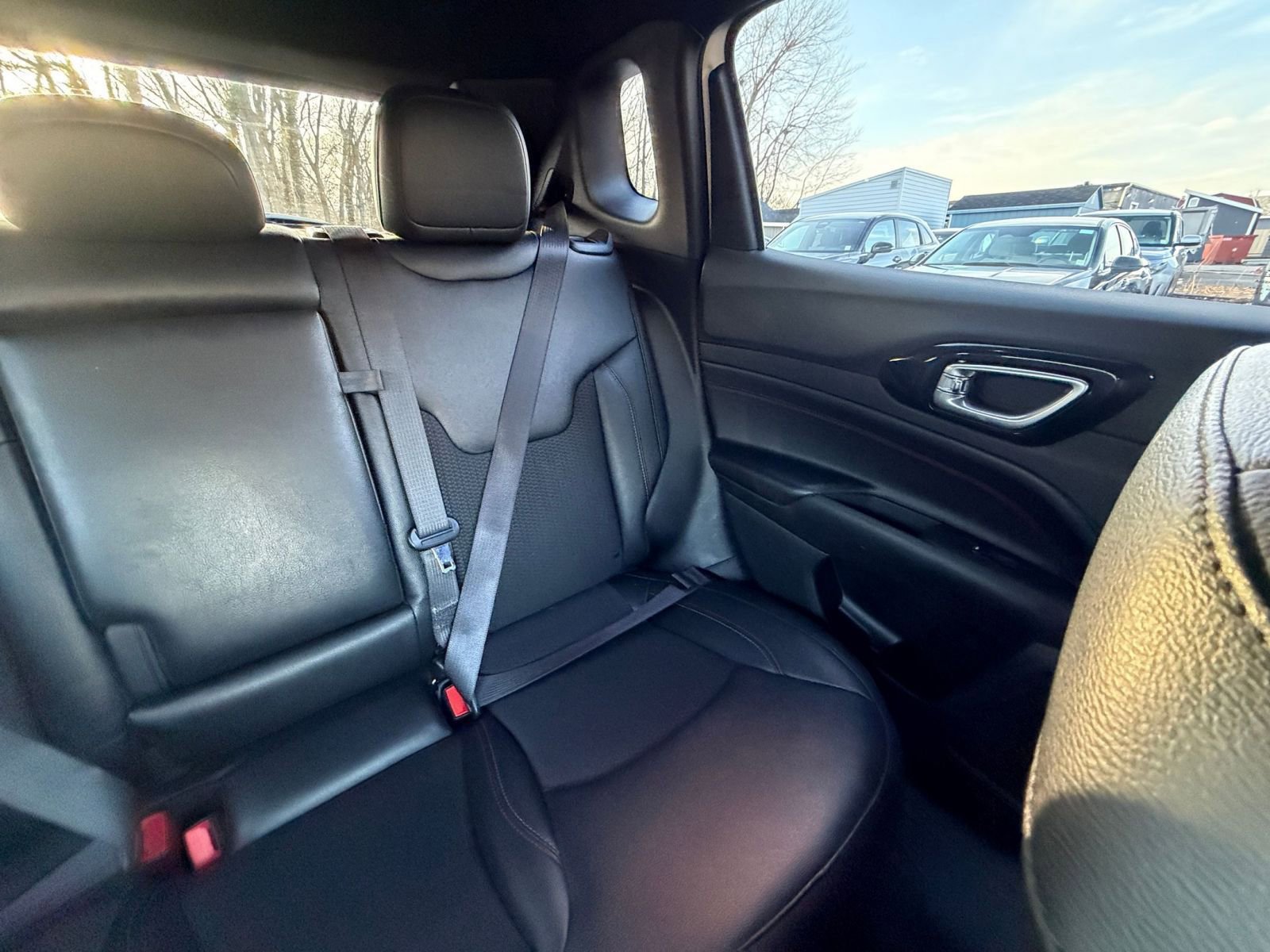 Used 2025 Jeep Compass Trailhawk image 36