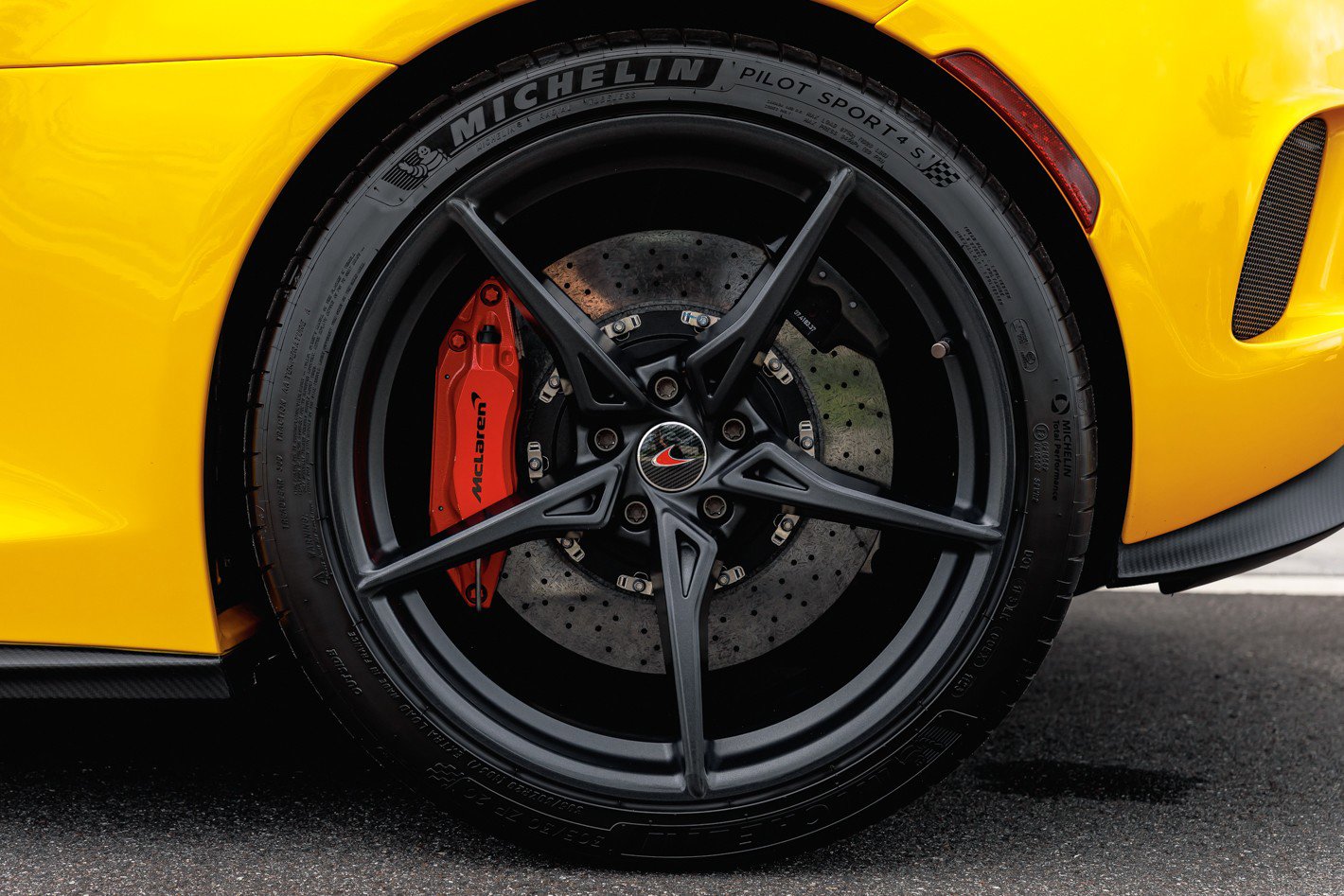 Used 2016 McLaren 675LT Coupe image 16