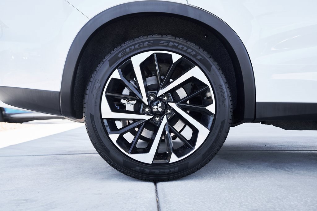 Used 2024 Mitsubishi Outlander SE image 9