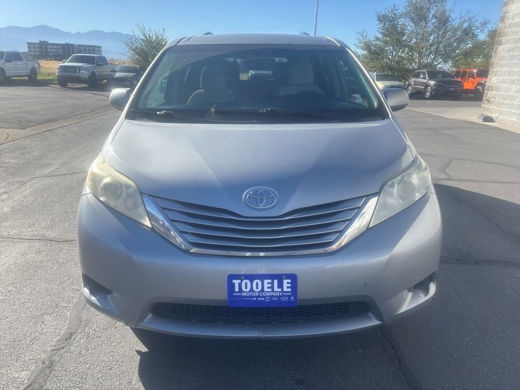 Used 2016 Toyota Sienna LE image 10