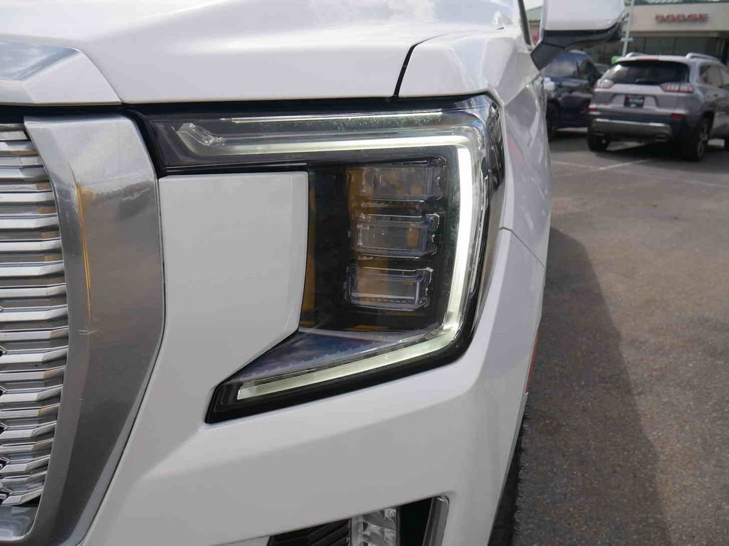 Used 2024 GMC Yukon XL Denali AWD/4WD image 24