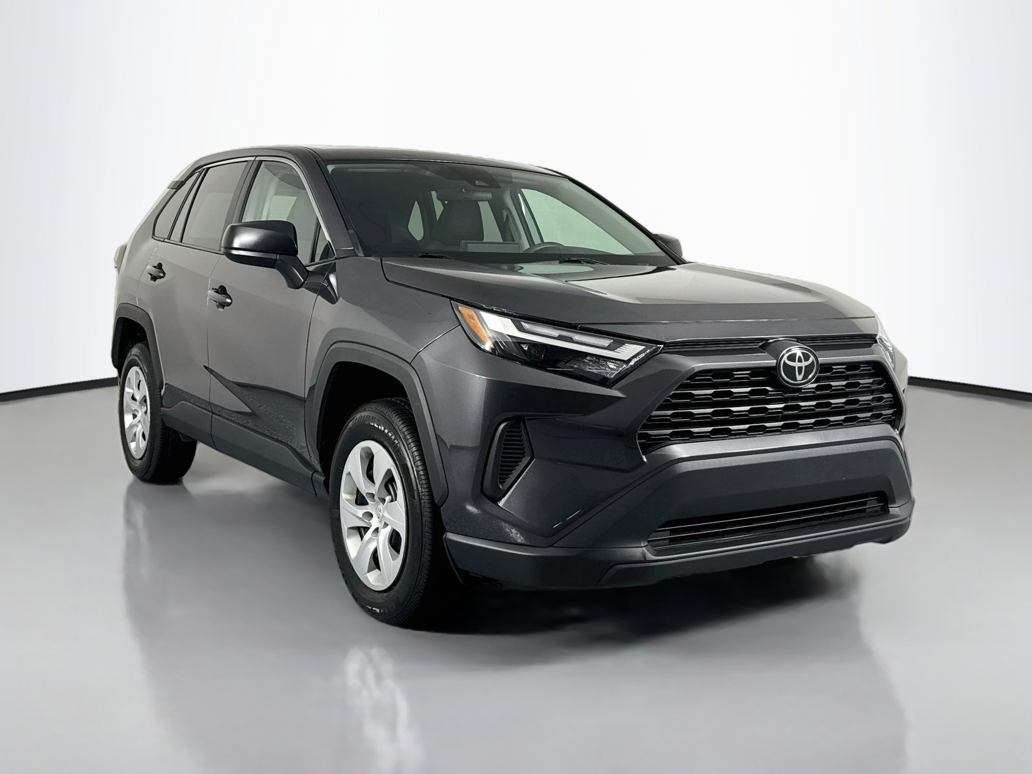 Used 2023 Toyota RAV4 LE AWD/4WD image 3