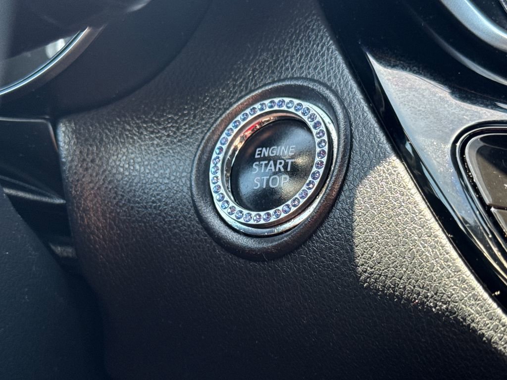 Used 2020 Toyota C-HR XLE FWD image 25