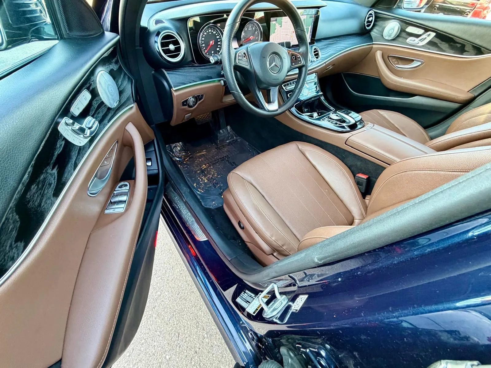 Used 2017 Mercedes-Benz E 300 4MATIC image 11
