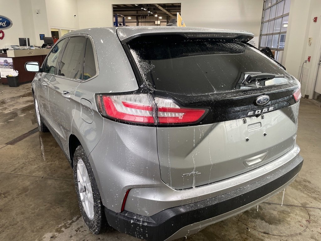 Used 2023 Ford Edge SEL image 7