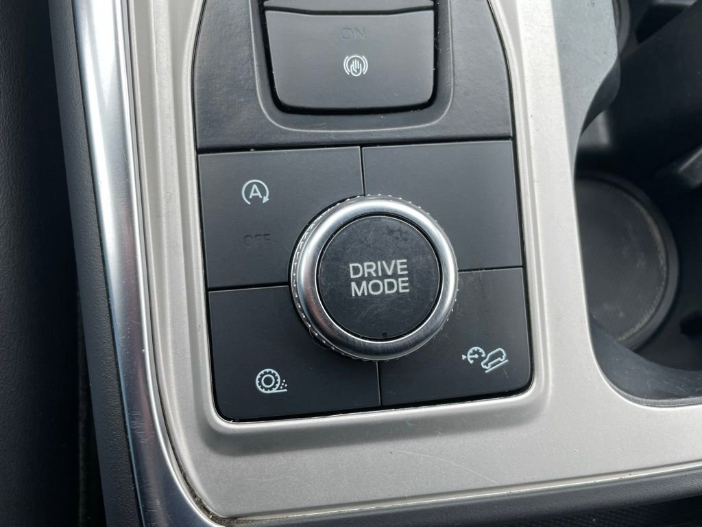 Used 2023 Ford Explorer XLT w/ Equipment Group 202A AWD/4WD image 15