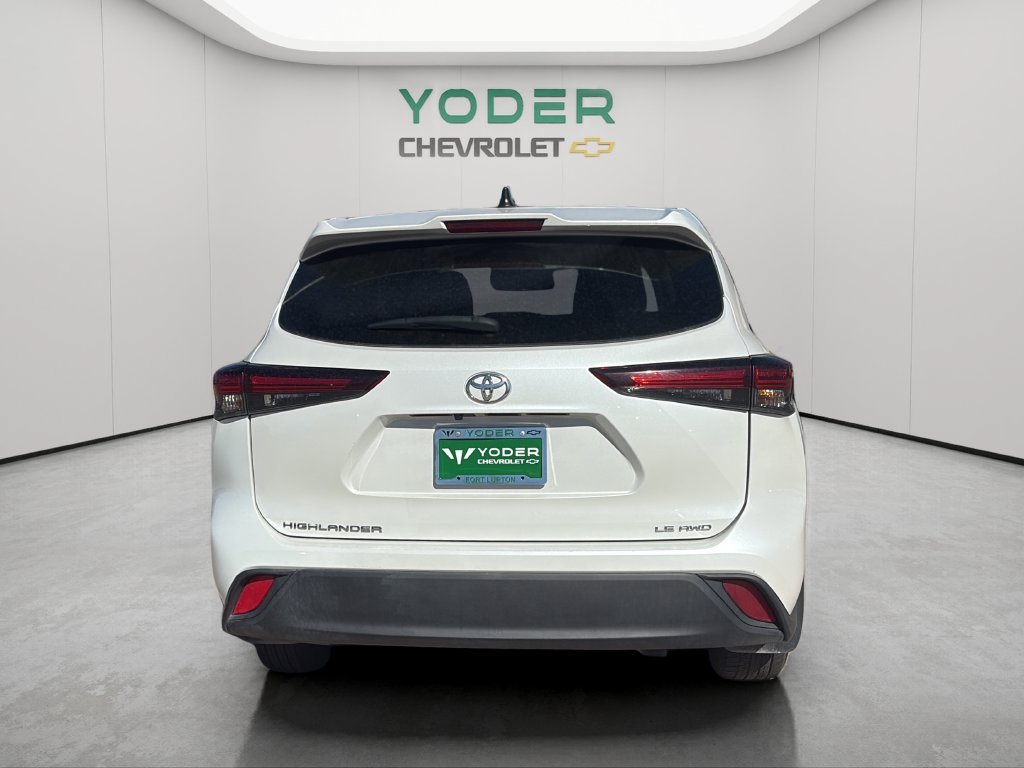 Used 2024 Toyota Highlander LE AWD/4WD image 8