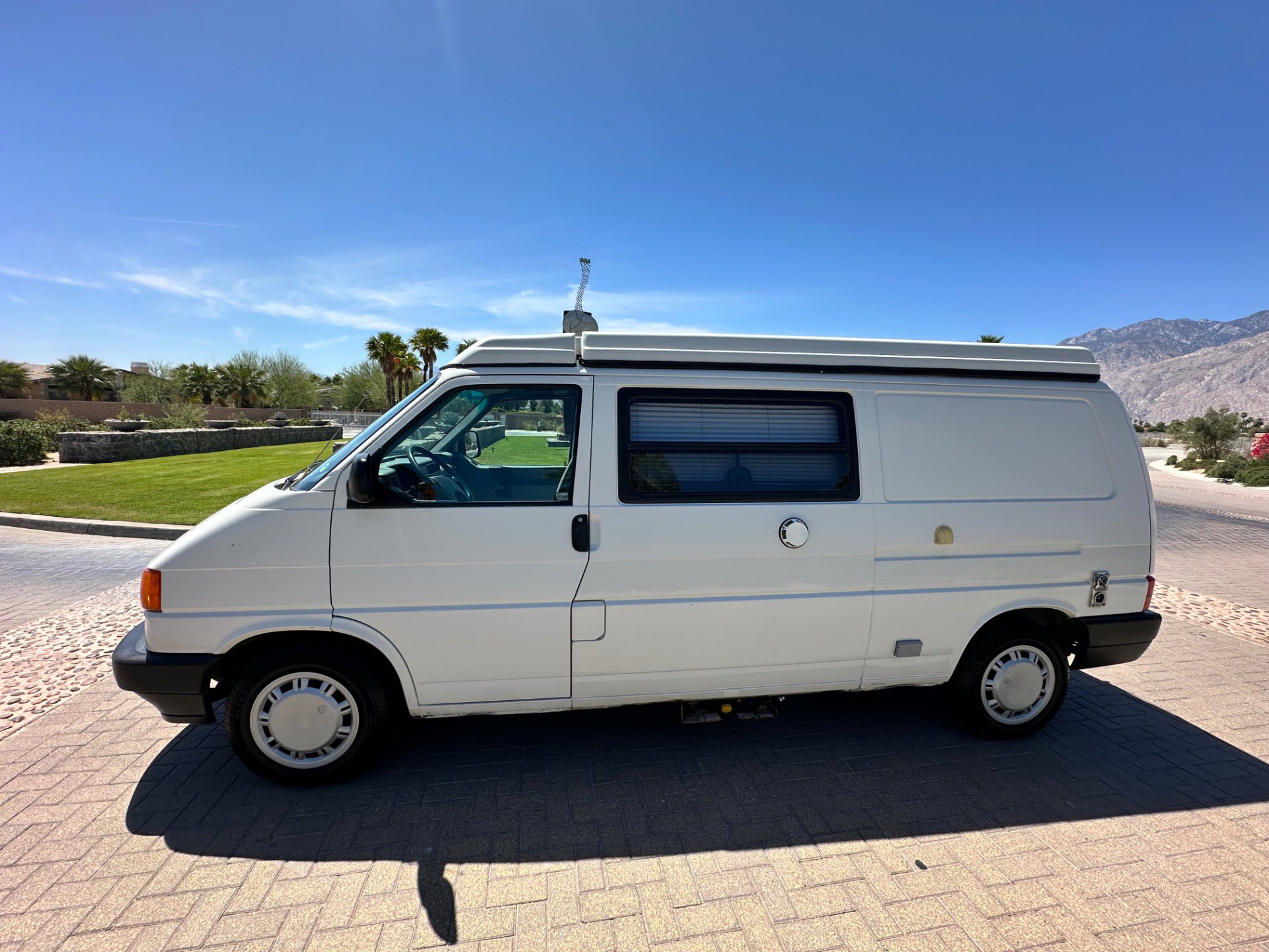 Used 1995 Volkswagen Eurovan Camper FWD image 13