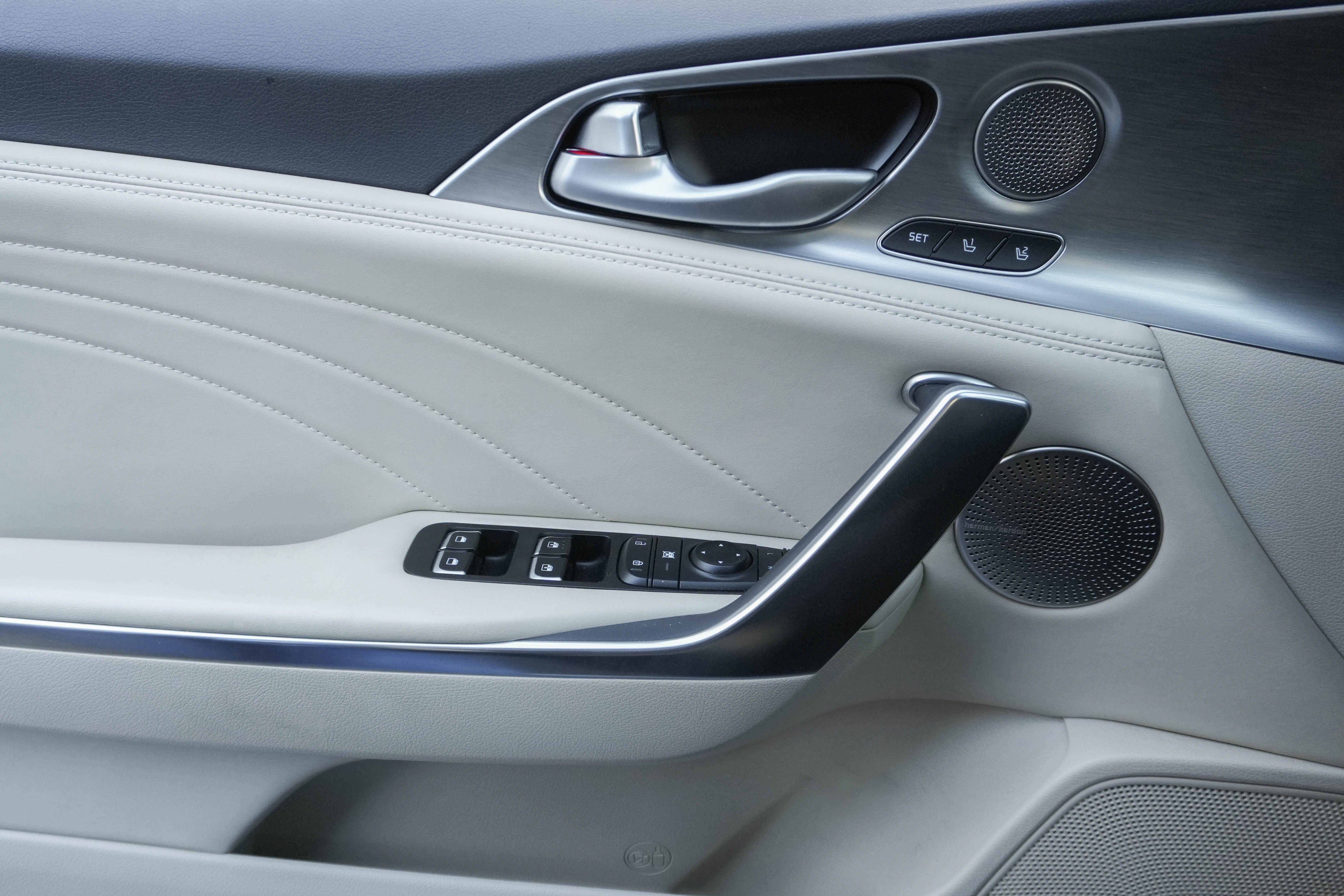 Used 2023 Kia Stinger GT2 image 28