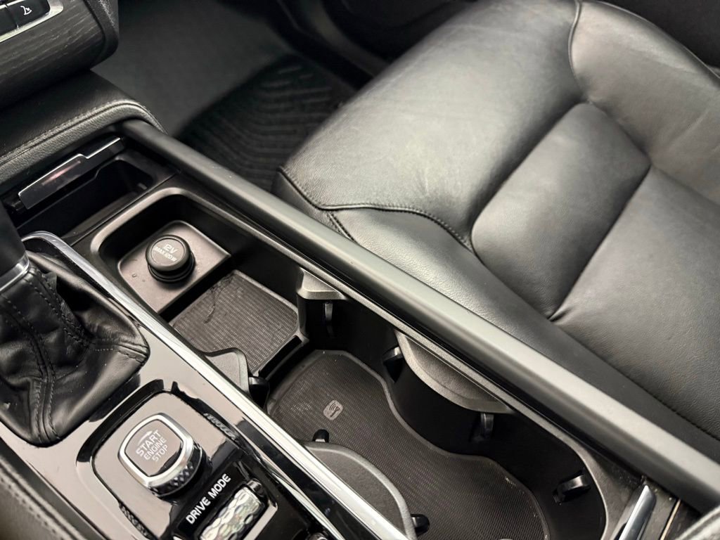 Used 2020 Volvo XC90 T5 Momentum image 28