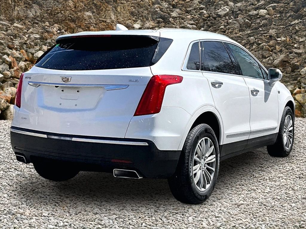 Used 2017 Cadillac XT5 Luxury w/ Driver Awareness Package AWD/4WD image 2