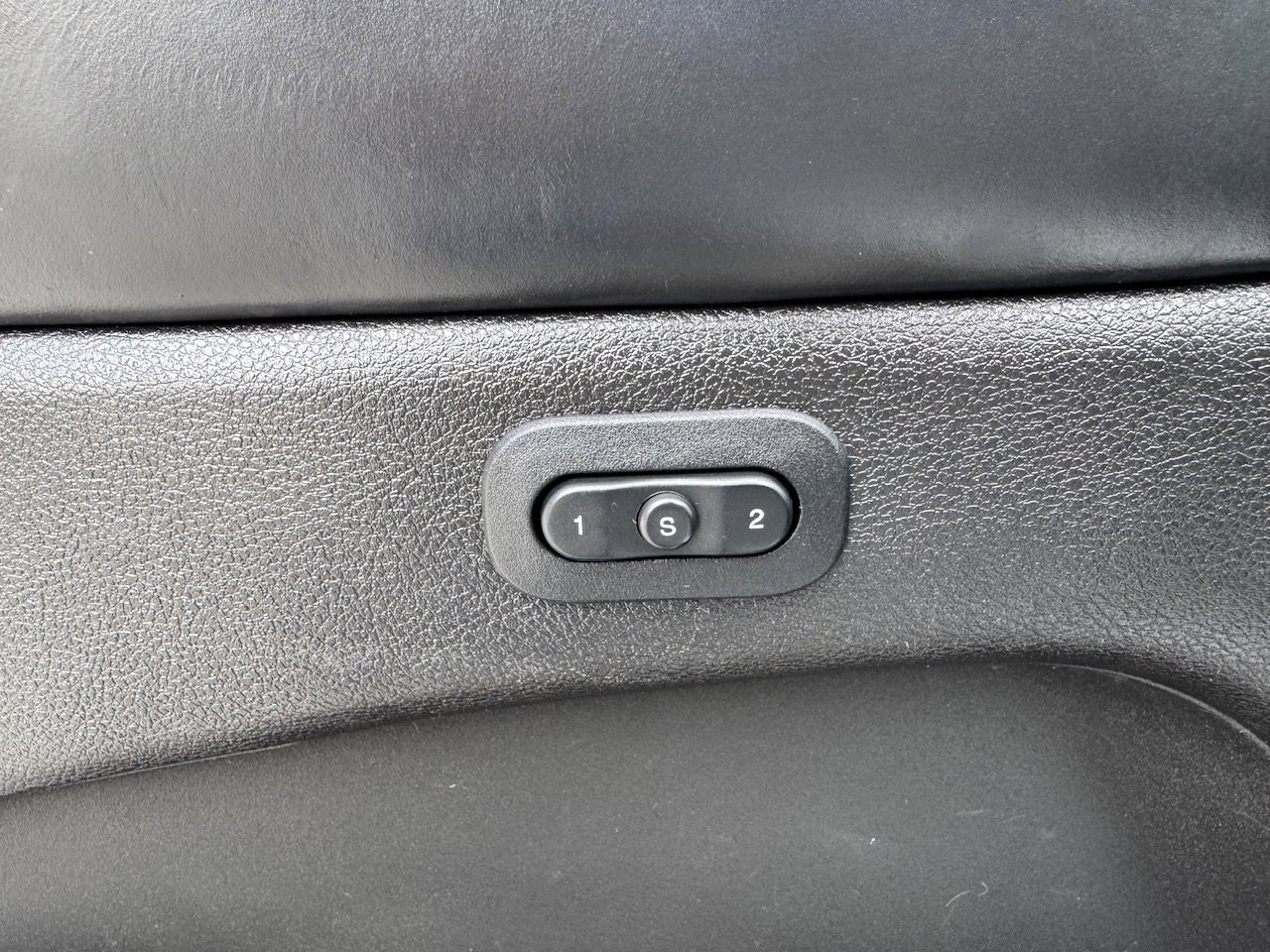 Used 2019 Dodge Durango R/T w/ Blacktop Package image 11