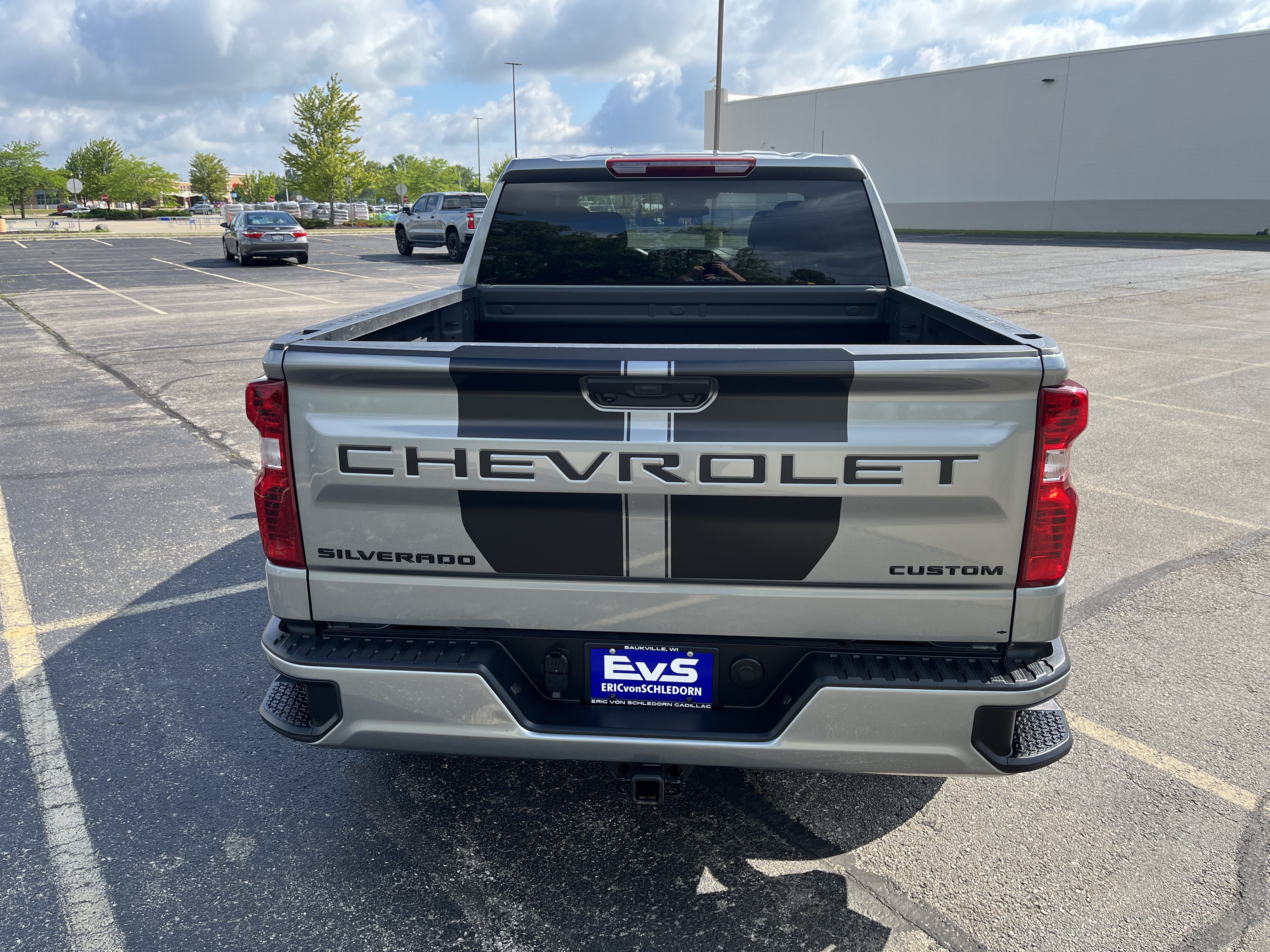 Used 2025 Chevrolet Silverado 1500 Custom w/ Rally Edition AWD/4WD image 5