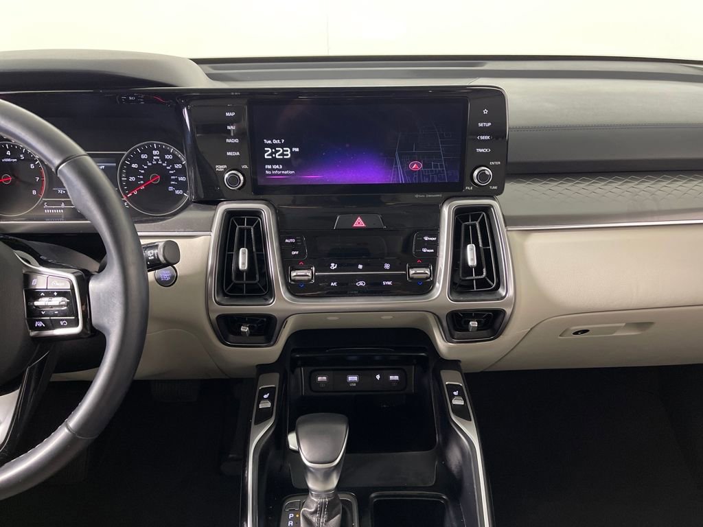 Used 2023 Kia Sorento S image 16