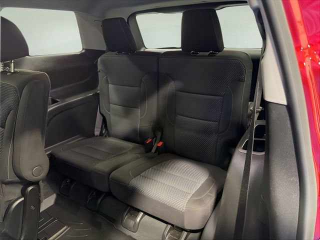 Used 2023 GMC Acadia SLE w/ Driver Convenience Package image 29