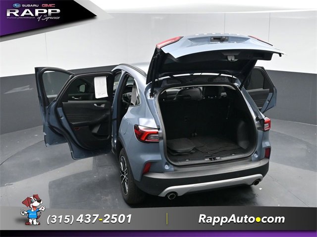 Used 2023 Ford Escape SE image 28