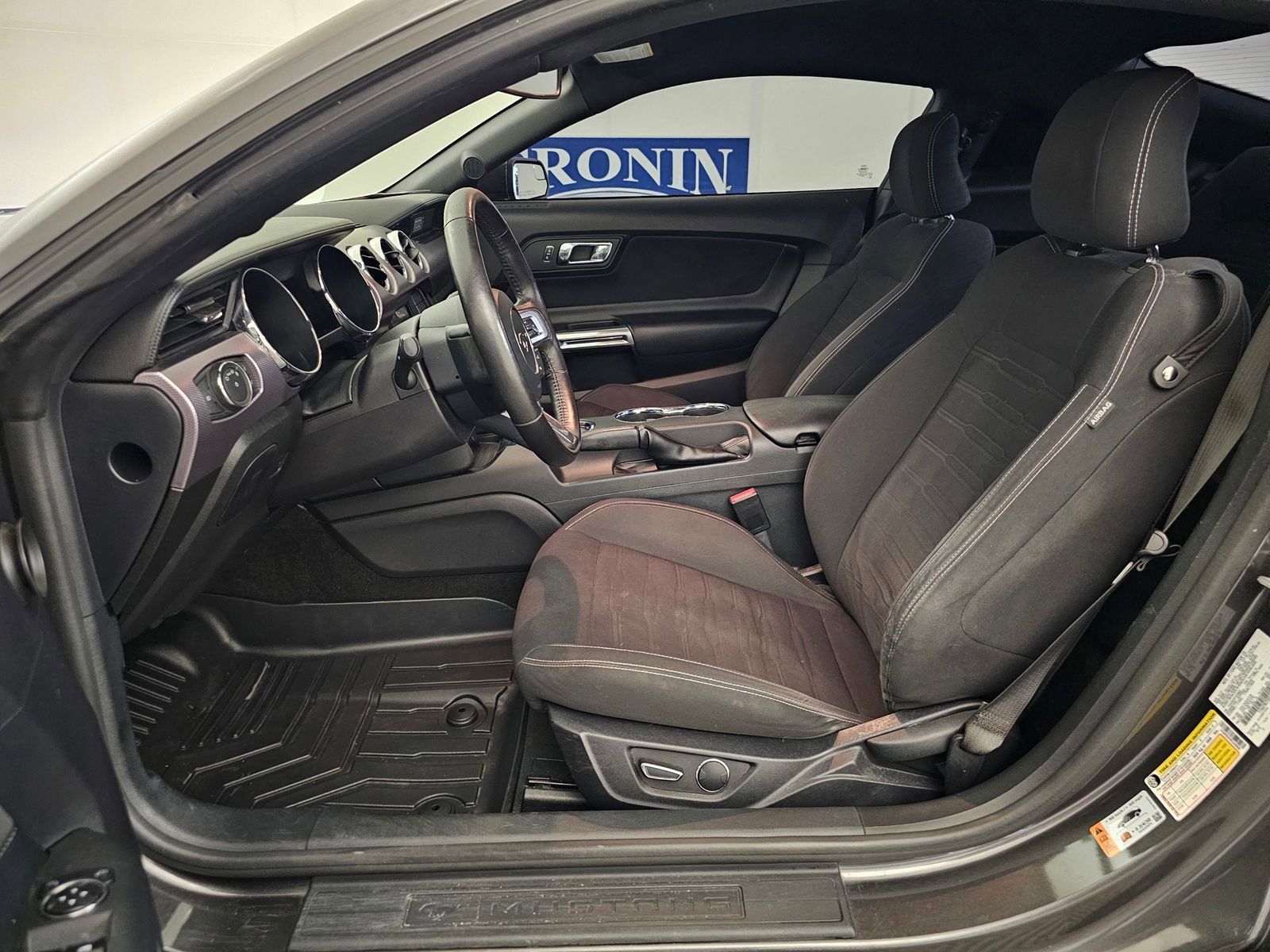 Used 2015 Ford Mustang GT RWD image 4