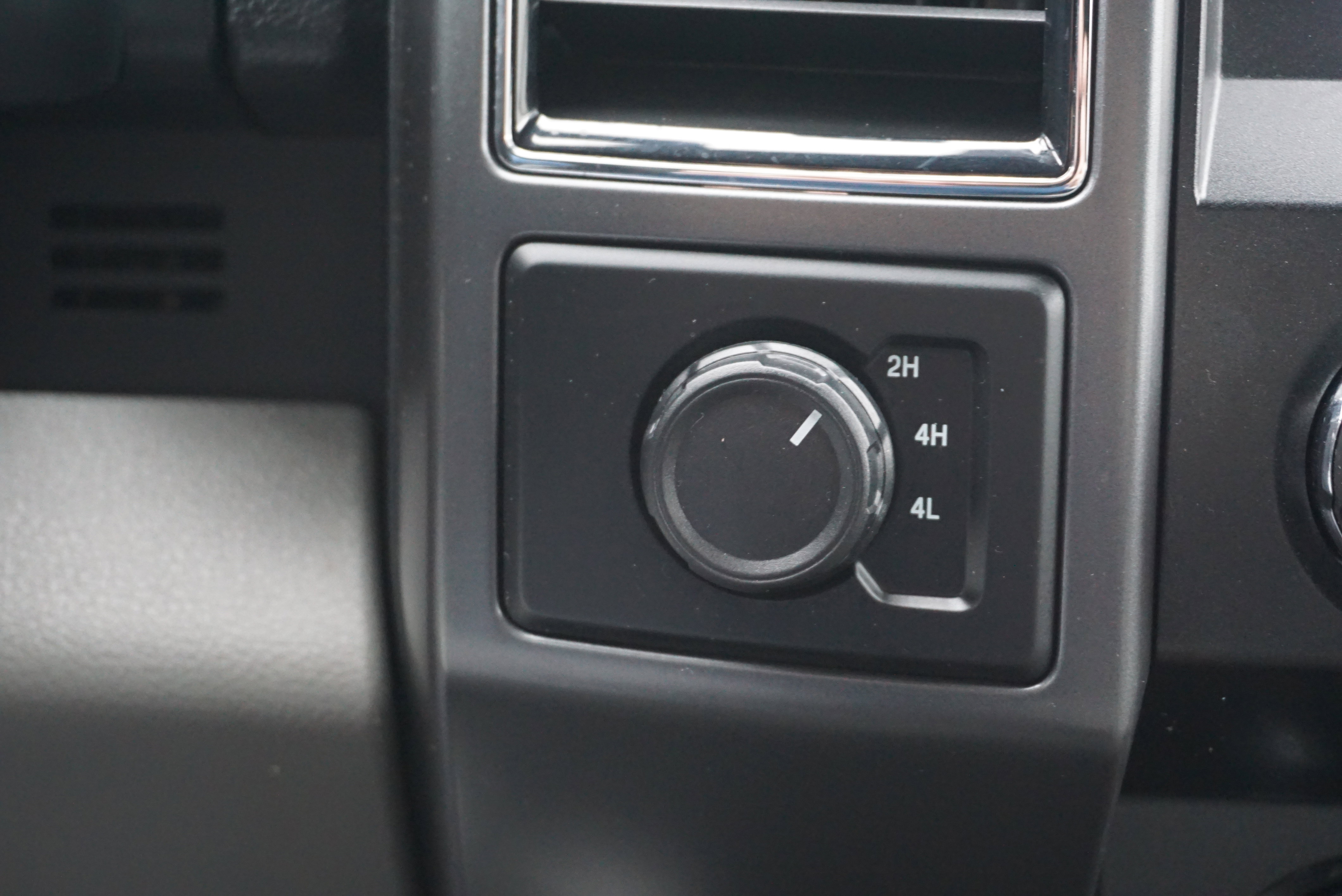 Used 2020 Ford F150 XLT image 11