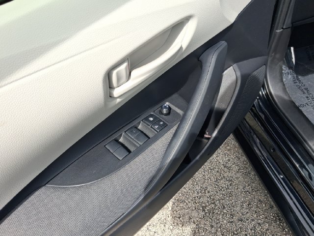 Used 2025 Toyota Corolla LE FWD image 14
