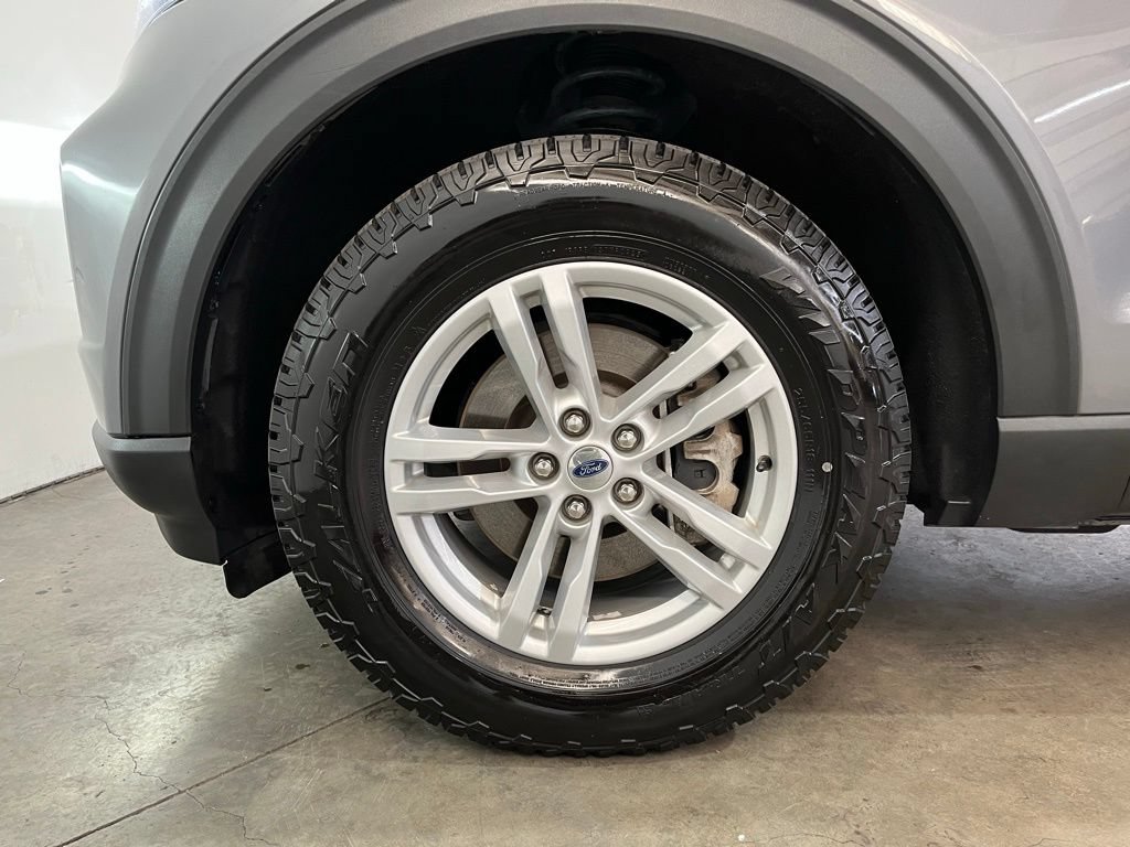 Used 2022 Ford Explorer XLT AWD/4WD image 16