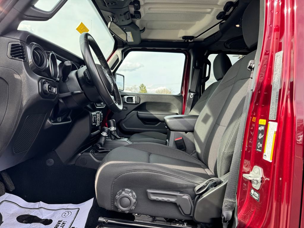 Used 2022 Jeep Gladiator Sport AWD/4WD image 16