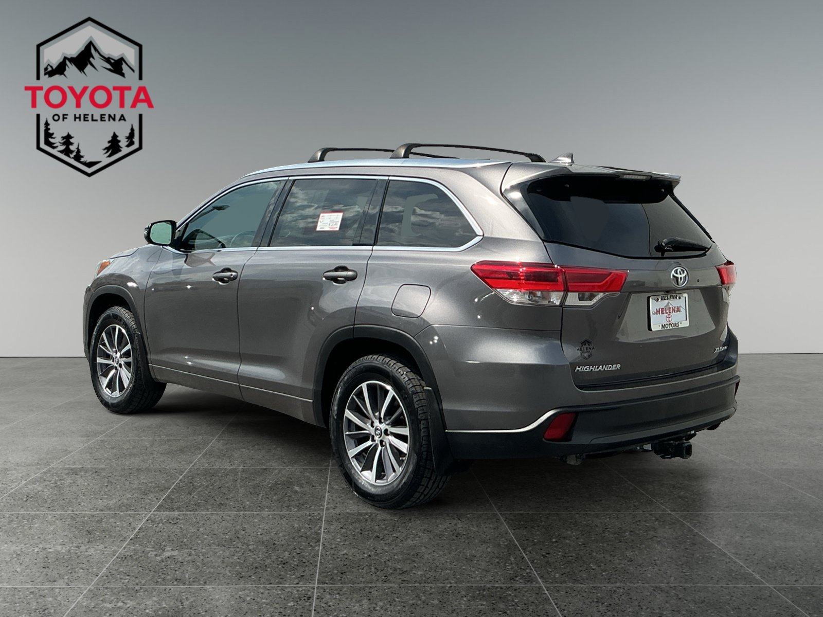 Used 2018 Toyota Highlander XLE AWD/4WD image 3