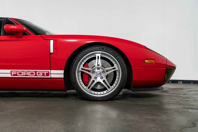 Used 2005 Ford GT image 11