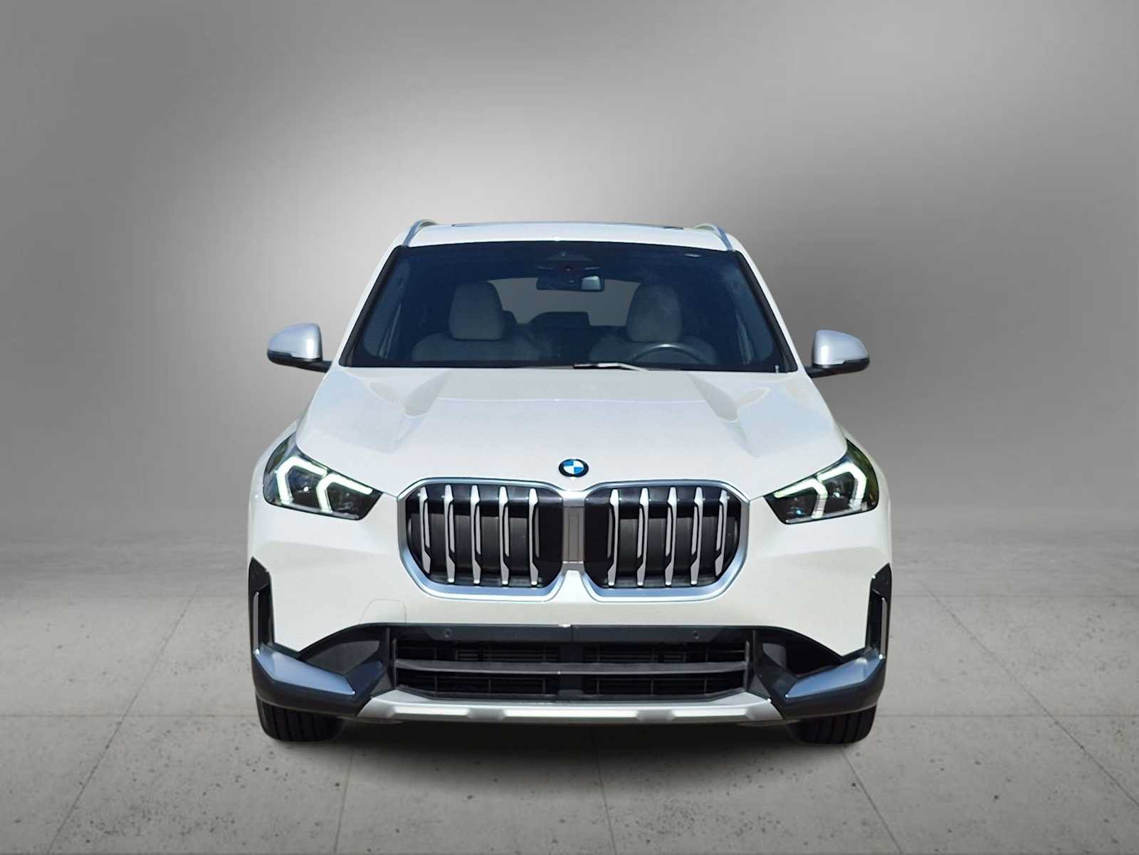 Used 2023 BMW X1 xDrive28i w/ Convenience Package AWD/4WD image 3
