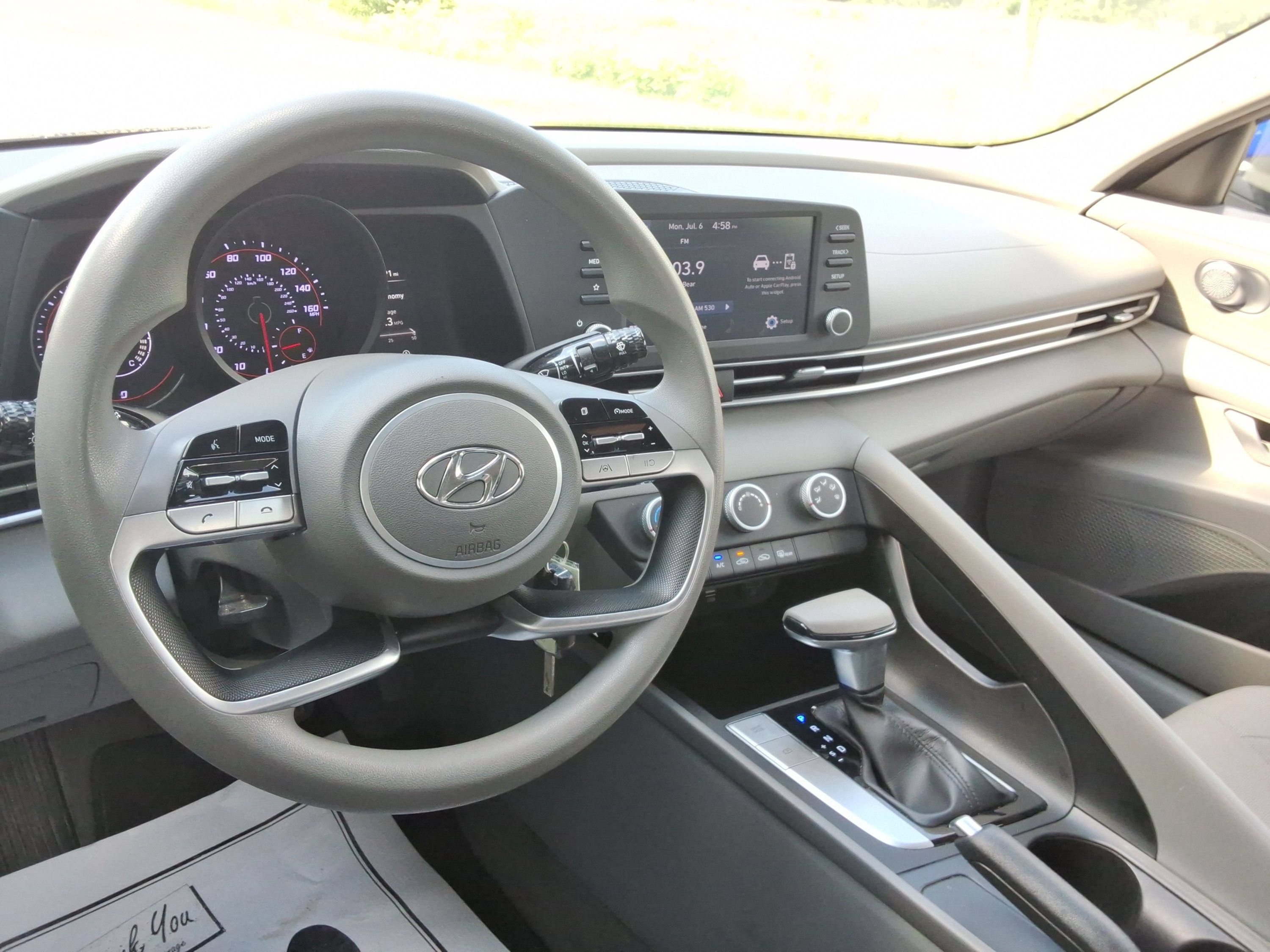 Used 2021 Hyundai Elantra SE FWD image 12