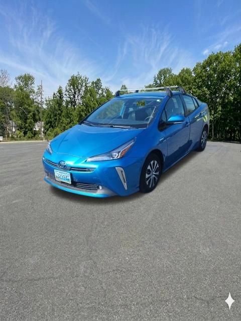 Used 2020 Toyota Prius LE AWD/4WD image 3