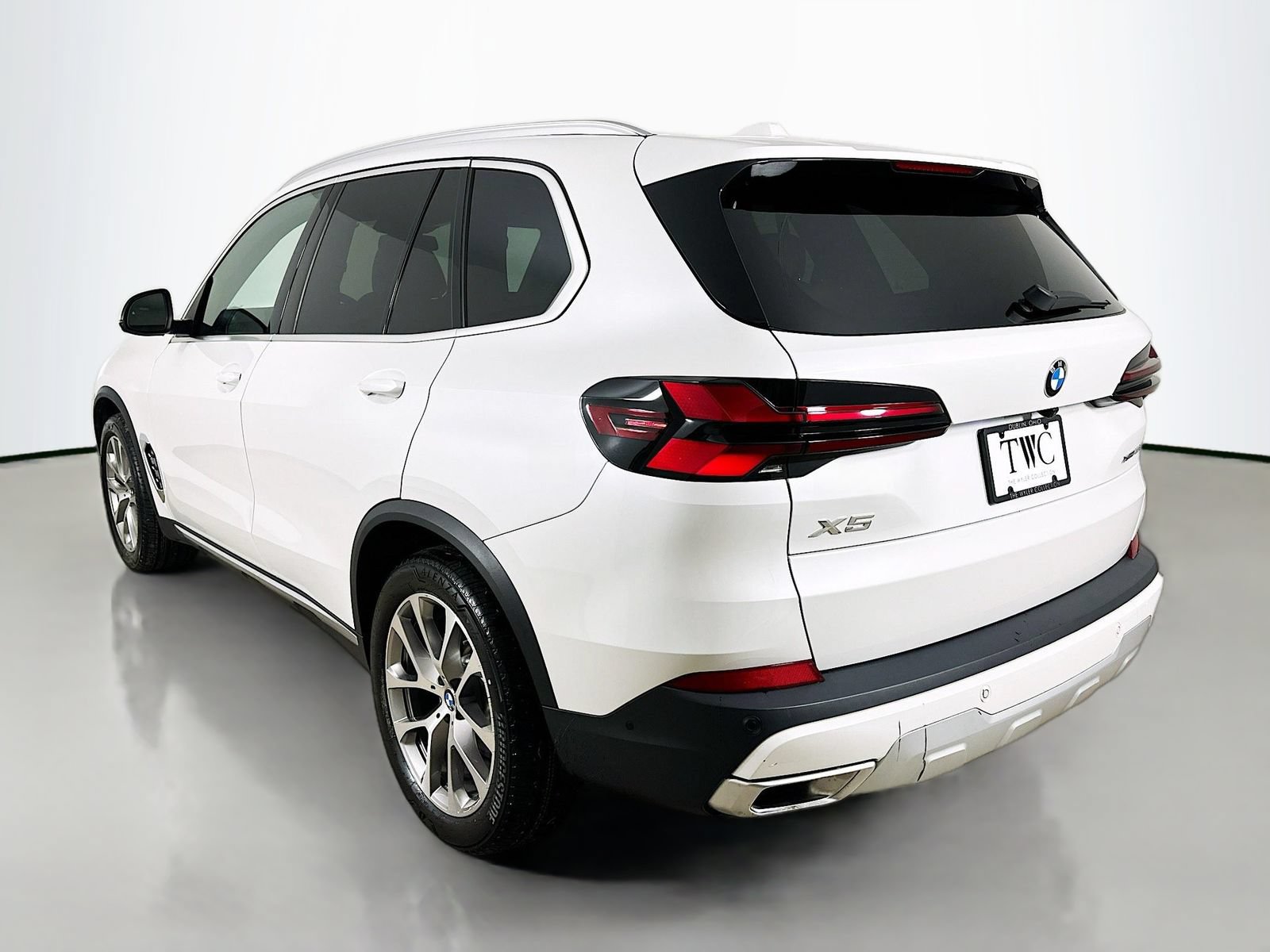 Used 2024 BMW X5 xDrive40i w/ Parking Assistance Package AWD/4WD image 7